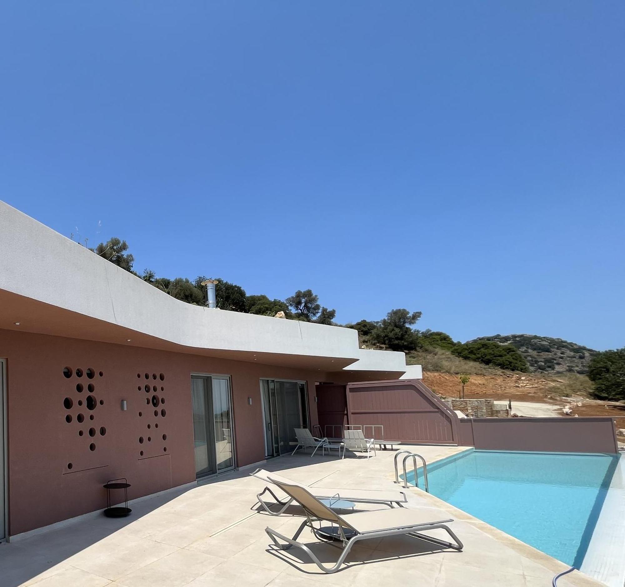 Plethora Luxury Suites Rodhiá الغرفة الصورة