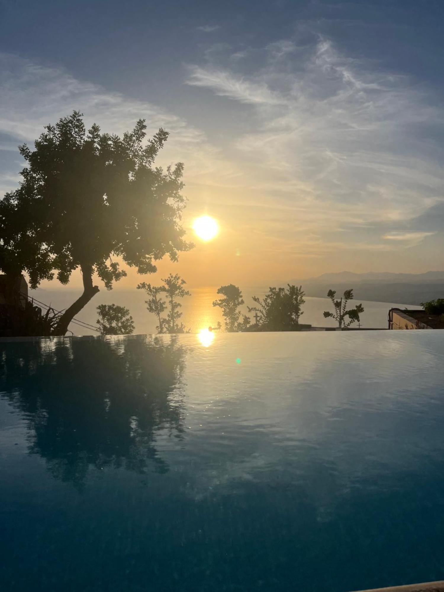 Plethora Luxury Suites Rodhiá المظهر الخارجي الصورة